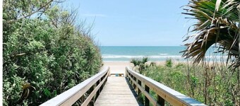 Quiet retreat with private yard and salt water pool near Daytona Shores