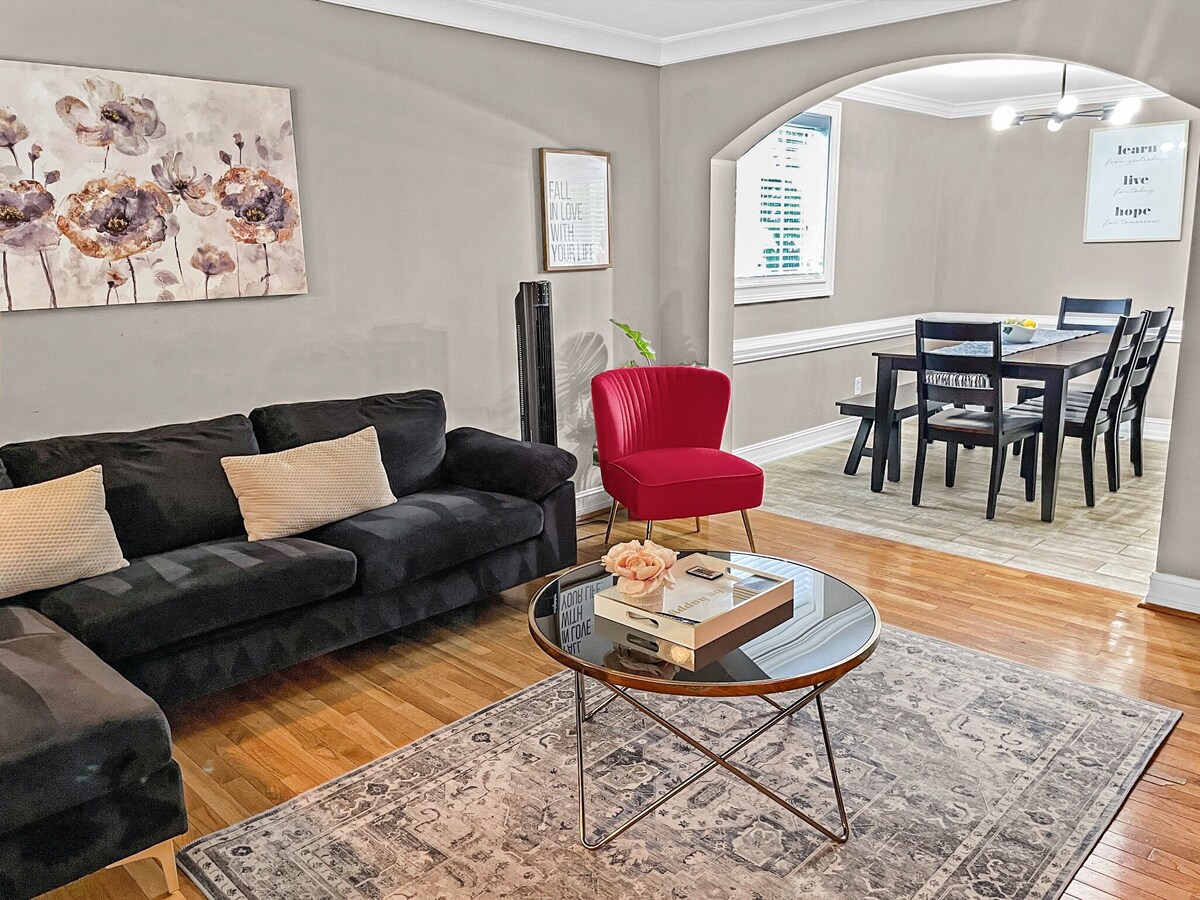 Spacious 4BR/3BA Retreat in Prime South Charlotte Location - Stadium & Airport