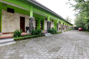 Terrace/patio - Hotel Popi by Zuzu (Ngaglik)