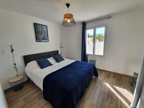 3 soverom, reiseseng for barn og internettilgang