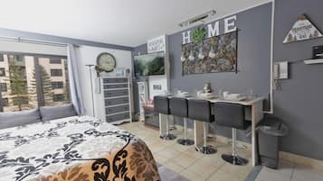 Free WiFi, bed sheets