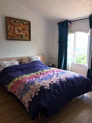 5 dormitorios, tabla de planchar con plancha, wifi gratis y ropa de cama