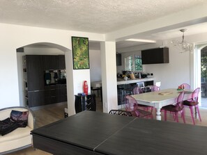 Dining - Villa 5 Chambres, vue Mer, Piscine, 5´ des Plages et Golf, Terrasses, Parking (Mandelieu-la-Napoule)