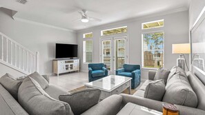 TV - 5 min walk to 3 Public Beach Accesses - Lake Views - Community Pool (Santa Rosa Beach)