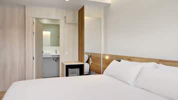 1 bedroom, in-room safe, soundproofing, free WiFi