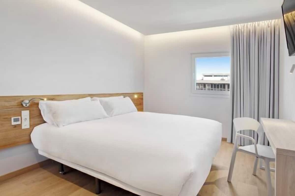 1 habitación, caja de seguridad en la habitación y insonorización