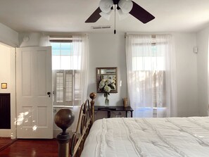 2 Schlafzimmer, Schreibtisch, Bügeleisen/Bügelbrett, kostenloses WLAN