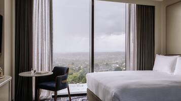 Standard Room, 1 Queen Bed