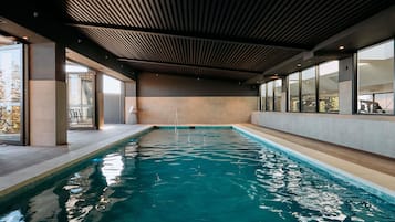 Indoor pool, pool loungers