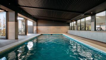 Indoor pool, pool loungers