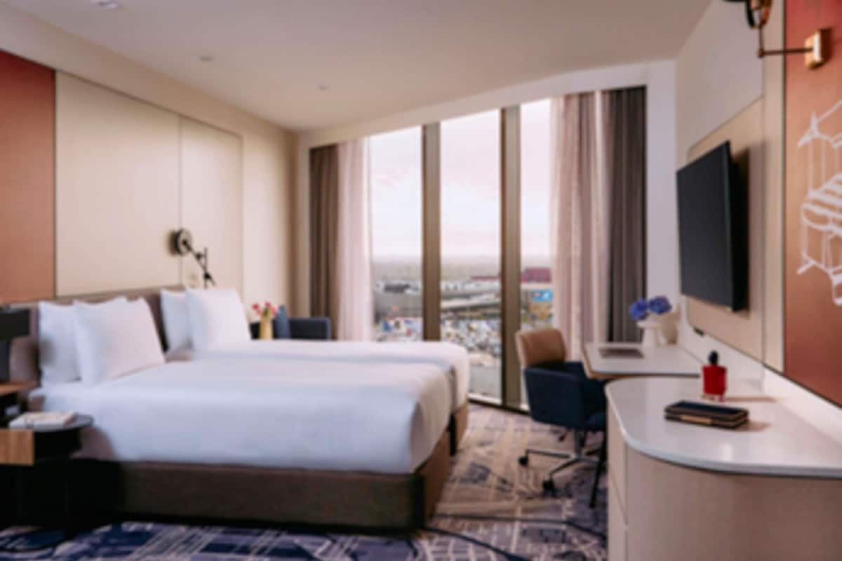 Standard Room, 2 Twin Beds | Premium bedding, pillowtop beds, desk, laptop workspace