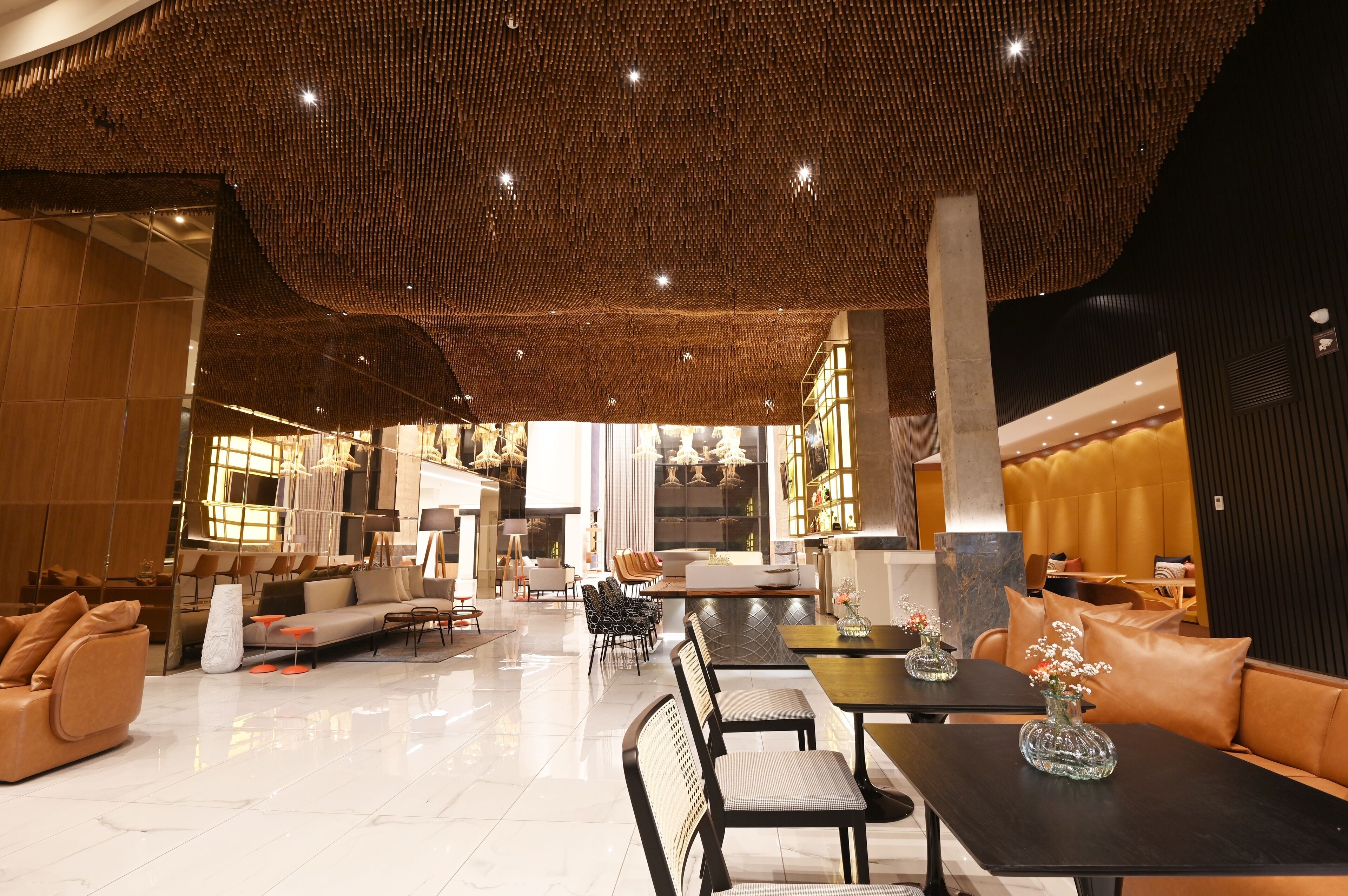 ロビーラウンジ