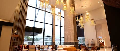 Coin salon dans le hall