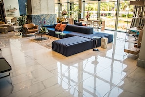 Lobby lounge