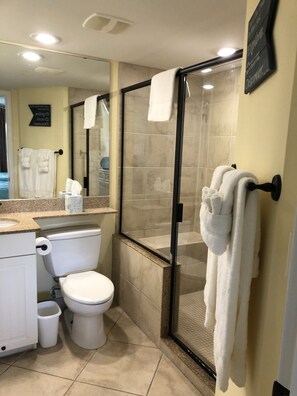 Shower, hair dryer, towels, soap - Litchfield Beach and Golf Resort One bedroom condo (Pawleys Island)