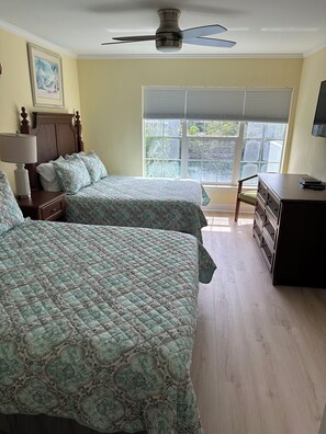 1 bedroom, iron/ironing board, free WiFi, bed sheets - Litchfield Beach and Golf Resort One bedroom condo (Pawleys Island)