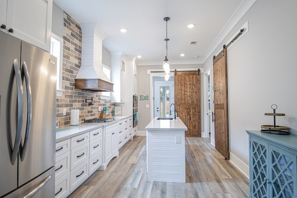 Fully Stocked Kitchen
