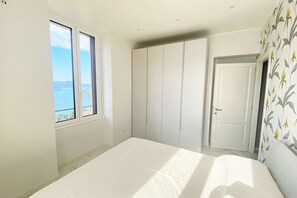 2 slaapkamers, een strijkplank/strijkijzer, wifi, beddengoed