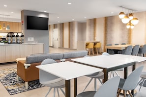 Café da manhã continental grátis todos os dias