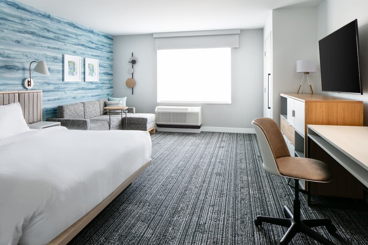 studio, 1 king bed with sofa bed | desk, laptop workspace, blackout curtains, soundproofing