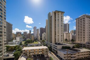 Exterior - Charming Waikiki Skytower (Honolulu)