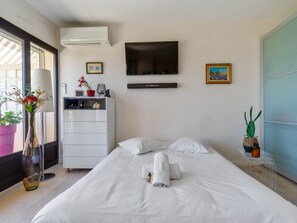 1 chambre, fer et planche Ă repasser, Wi-Fi, draps fournis