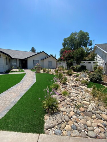 NEWLY REMODELED GORGEOUS HOME WITH A POOL!