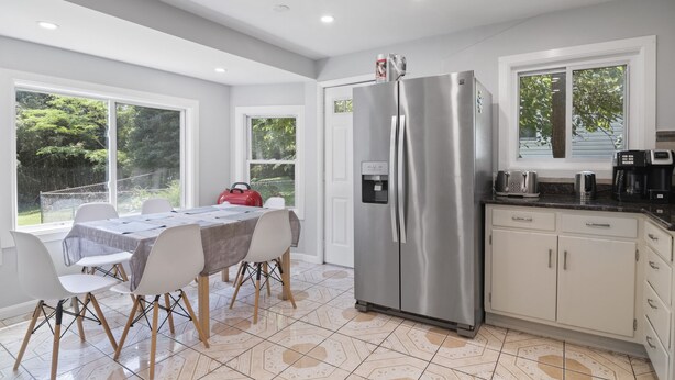 Private kitchen - 3Bd House Walk to DC Metro (Silver Spring)
