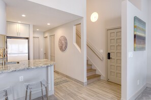 Interior - 
Dazzling Luxury Remodel, Huge Ocean Views! Easy walk to Kihei's Best Beaches (Kihei)