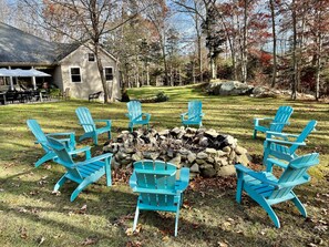 Property grounds - Central to Mystic and Vineyards (Stonington)