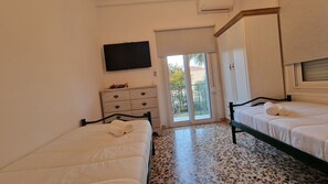 3 chambres, fer et planche à repasser, Wi-Fi gratuit, draps fournis
