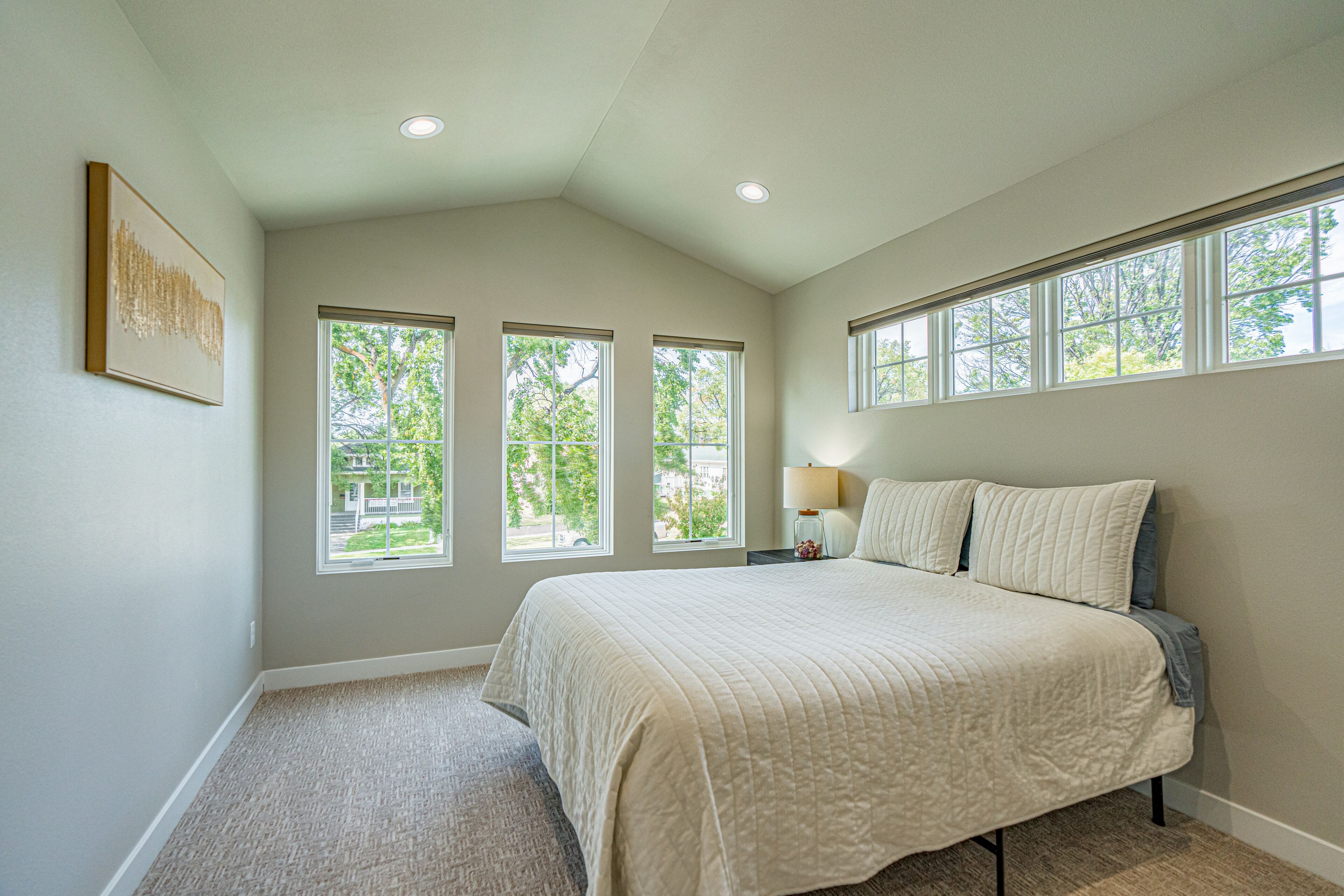 2 habitaciones, tabla de planchar con plancha, cuna de viaje y wifi 