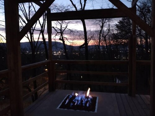 mountain house feel only 3.5 miles to downtown on missionary ridge 