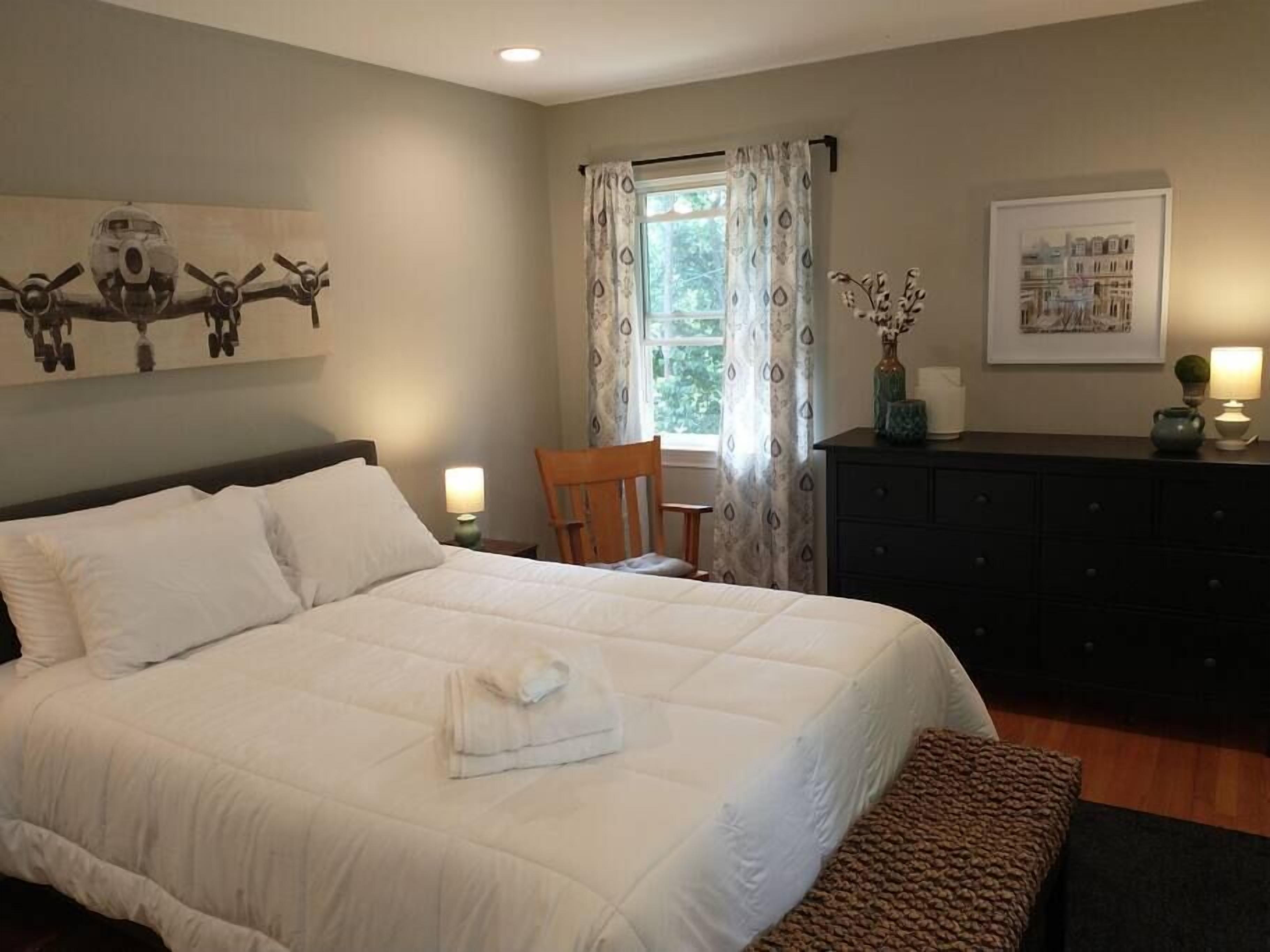 2 slaapkamers, een strijkplank/strijkijzer, wifi, beddengoed