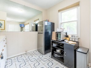 Fridge, microwave, stovetop, coffee/tea maker