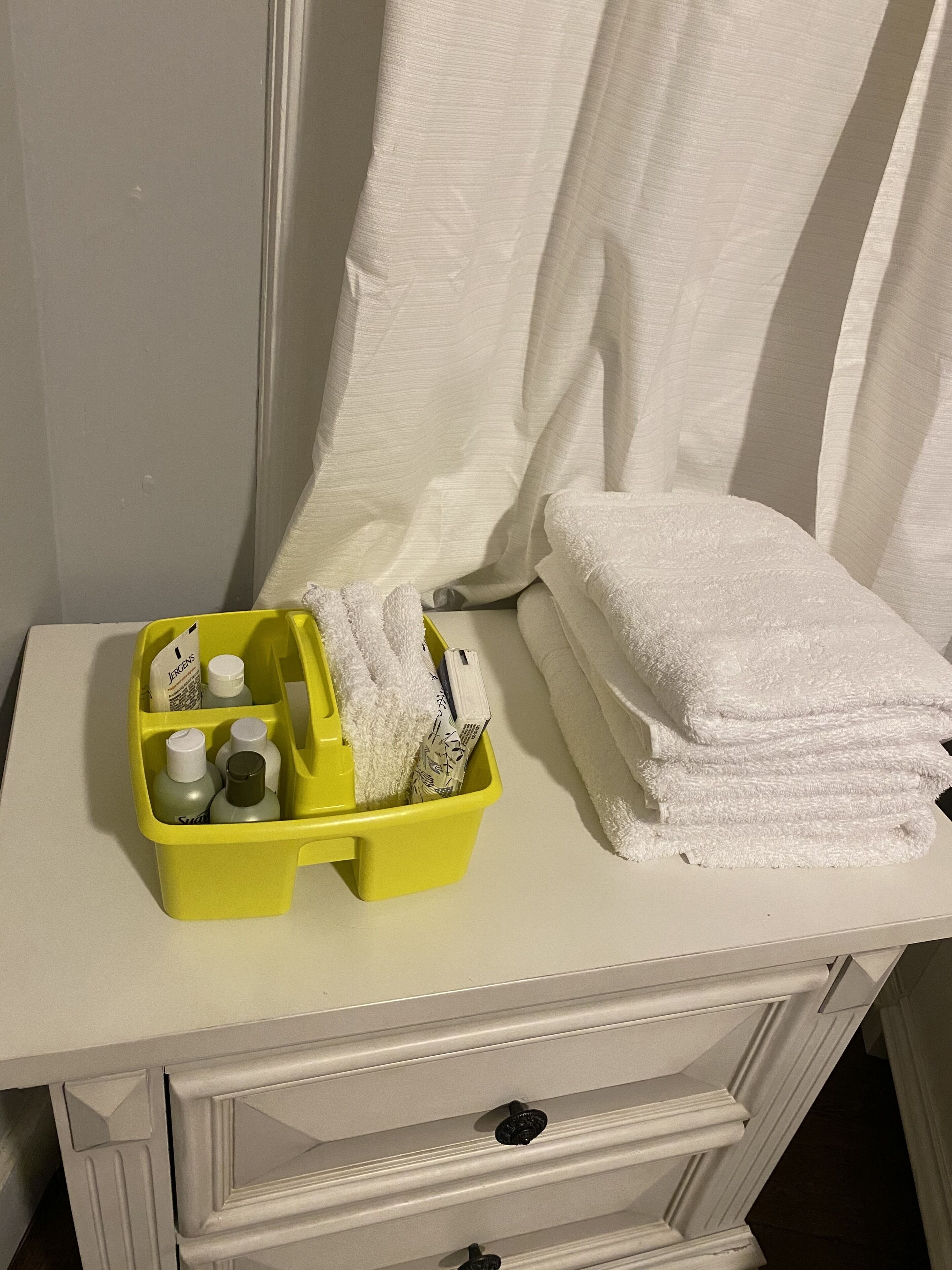 Bathroom amenities