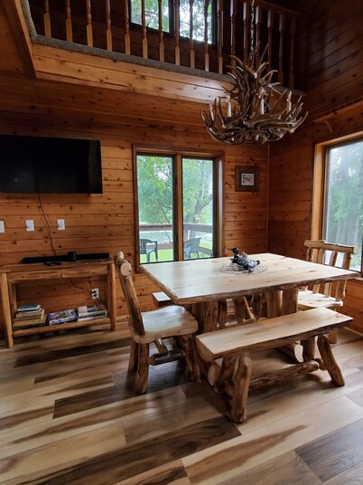 Relax and Enjoy fishing and wildlife on Goose lake