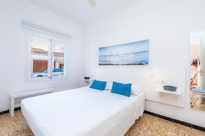 3 habitaciones, tabla de planchar con plancha y wifi gratis 