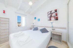 3 soverom, strykejern/-brett, wi-fi (inkludert) og sengetøy