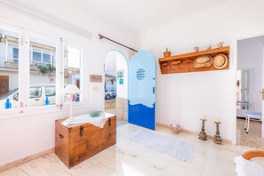 Spa - Holiday Home Can Blau with Terraces & Wi-Fi (Portocolom)