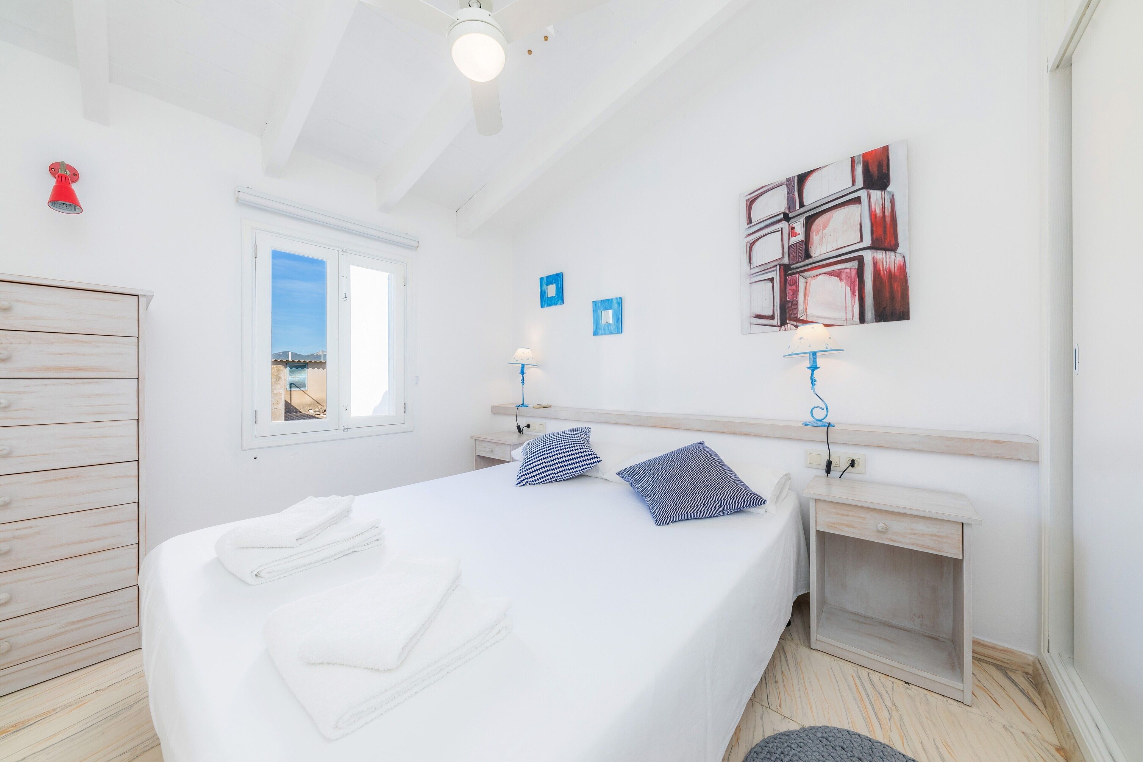 3 bedrooms, iron/ironing board, free WiFi, bed sheets