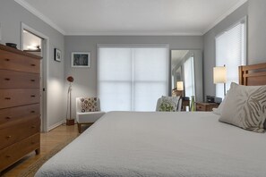 3 bedrooms, desk, free WiFi, bed sheets