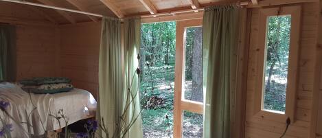 1 habitación, wifi y ropa de cama