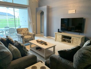 Smart-TV, Videospiele, Tischfußball