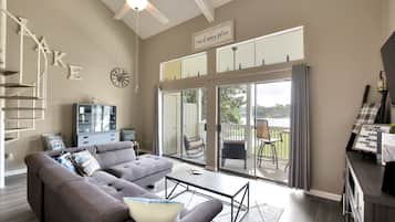 Smart TV, fireplace