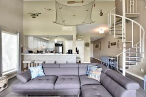 Smart TV, fireplace - WaterFront Condo in upscale neighborhood of April Sound “Our Happy Place” (Montgomery)