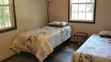 2 habitaciones, tabla de planchar con plancha y wifi gratis