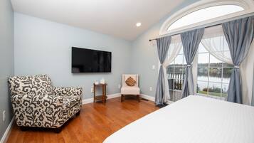 3 bedrooms, iron/ironing board, travel cot, free WiFi