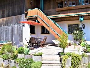 تناول الطعام بالخارج