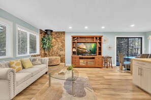 Fernseher, Tischtennisplatte